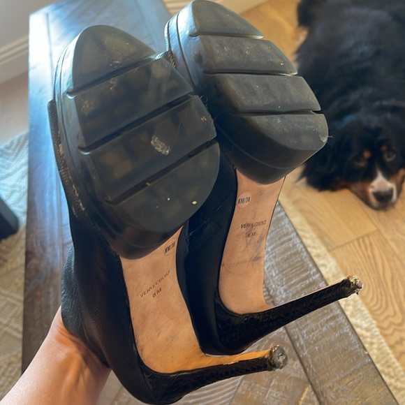Bcbgmaxazria black leather booties - Picture 4 of 7